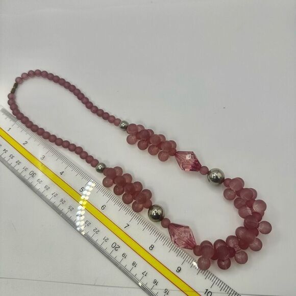 Pink cluster beaded vintage necklace - Picture 5 of 9